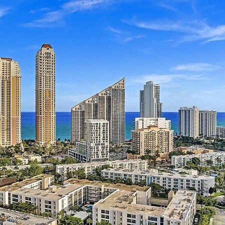 One Bedroom Steps Away From The Beach! Sunny Isles Beach Exteriér fotografie
